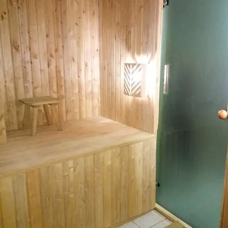 777 Bed and Breakfast *