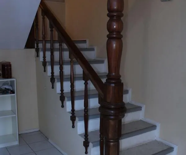 לינה וארוחת בוקר 777 טאלין